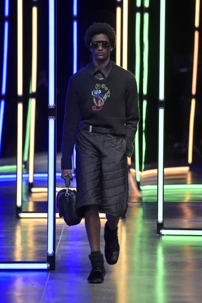 Look 24